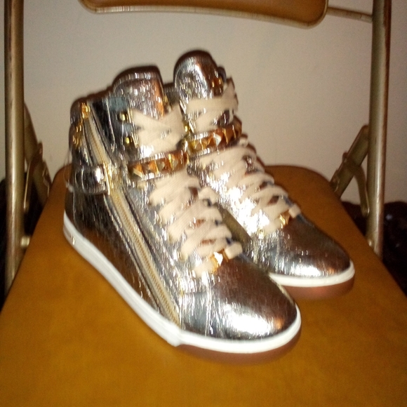 Michael Kors Women's  Gold Sneakers - Picture 1 of 6